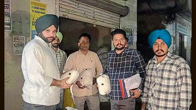 Agriculture department officials during the raid in Jagraon on Saturday. (HT Photo) Agriculture department officials during the raid in Jagraon on Saturday. (HT Photo)