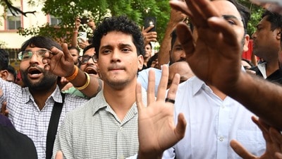 এবিভিপির জয় নিয়ে মুখ খুললেন ককরোচ জনতা পার্টির (সিজেপি) যুগ্ম-আহ্বায়ক সৌরভ দাস। (ফাইল ছবি, সৌজন্যে হিন্দুস্তান টাইমস) এবিভিপির জয় নিয়ে মুখ খুললেন ককরোচ জনতা পার্টির (সিজেপি) যুগ্ম-আহ্বায়ক সৌরভ দাস। (ফাইল ছবি, সৌজন্যে হিন্দুস্তান টাইমস)