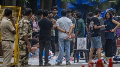 IIT-B students seek task force, director’s resignation. (Satish Bate/ Hindustan Times) IIT-B students seek task force, director’s resignation. (Satish Bate/ Hindustan Times)