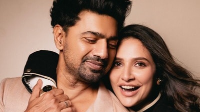 দেব-শুভশ্রীকে চমকে দিতে পারলেই পুরস্কার!