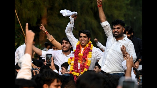 ABVP winning candidate Yash Dabas at DU Art’sFaculty in New Delhi on Saturday. (Ishant Chauhan/HT Photo)