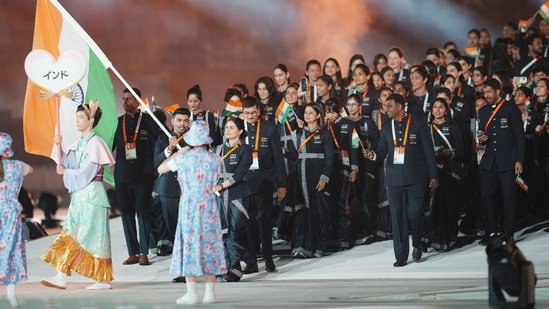 Manu Bhaker and Pawan Sehrawat lead India's Asian Games contingent at the opening ceremony Manu Bhaker and Pawan Sehrawat lead India's Asian Games contingent at the opening ceremony