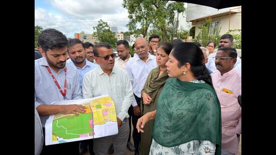 Nagpure inspected the proposed alignment and sought information from officials on the project’s feasibility, technical requirements and other measures needed for its implementation. (HT PHOTO)