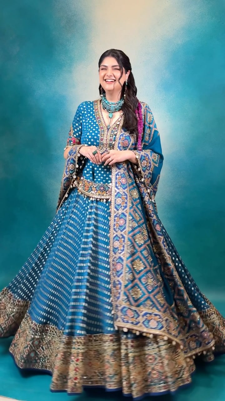 Anshula Kapoor twirls in an Arpita Mehta creation. (Instagram) Anshula Kapoor twirls in an Arpita Mehta creation. (Instagram)