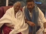 Jackie Shroff also sat down beside Shubha Khote to click a picture with her.