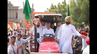 Meghwal was in Fazilka, where he flagged off the third of the BJP’s four statewide anti-drug yatras in the state. (HT Photo) Meghwal was in Fazilka, where he flagged off the third of the BJP’s four statewide anti-drug yatras in the state. (HT Photo)