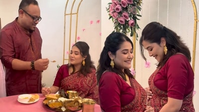 সোহিনীর পর মা হতে চলেছেন রোশনি, ৯ মাসের সাধ খেলেন বরের হাতে, মেনুতে কী কী ছিল? সোহিনীর পর মা হতে চলেছেন রোশনি, ৯ মাসের সাধ খেলেন বরের হাতে, মেনুতে কী কী ছিল?