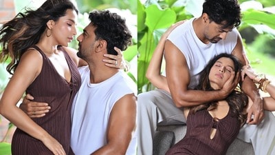 দেবের কোলে চড়ে পোজ শুভশ্রীর, চোখ কপালে উঠল নেট পাড়ার