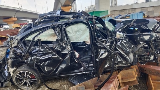 The accident happened near Lotus Jetty, opposite Lala Lajpatrai College, around 5:20 am. (Yogesh Naik/ HT photo)