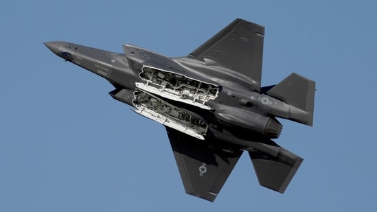 A US F35 fighter jet performs during the opening day of the Dubai Air Show, United Arab Emirates, Nov. 13, 2023. (AP Photo/Kamran Jebreili)