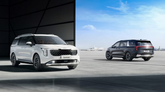 Kia Carnival, Sorento, Carens Clavis and more offered with benefits of up to <span class='webrupee'>₹</span>1.5 lakh in September 2026