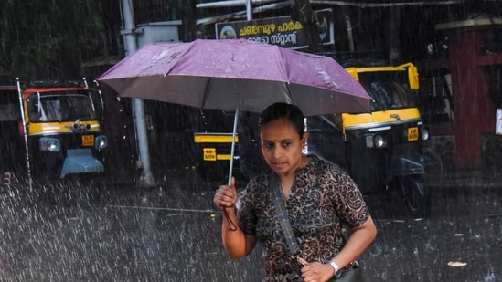 IMD predicts heavy rain in Kerala over next 4 days amid heat, power cuts
