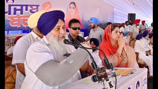SAD chief Sukhbir Badal addressing a rally in Tarn Taran on Sunday. (HT Photo)