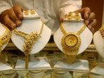 తగ్గిన బంగారం, వెండి ధరలు