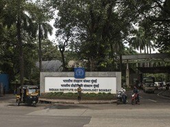 ছাত্র মৃত্যুতে উত্তাল IIT বম্বে! টানা বিক্ষোভের মুখে ১৮ দফা দাবিপত্রে সই ডিরেক্টরের