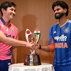 Shreyas Iyer shakes hands with Japanese captain Kendel Kadowaki-Fleming. 