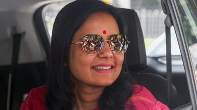 কৃষ্ণনগরের তৃণমূল সাংসদ মহুয়া মৈত্রকে ঘিরে হামলার অভিযোগে করা মামলায় আপাতত জরুরি শুনানি হল না কলকাতা হাই কোর্টে। (Neeraj) কৃষ্ণনগরের তৃণমূল সাংসদ মহুয়া মৈত্রকে ঘিরে হামলার অভিযোগে করা মামলায় আপাতত জরুরি শুনানি হল না কলকাতা হাই কোর্টে। (Neeraj)
