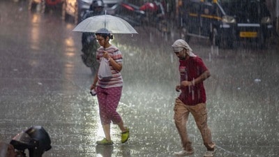 খারাপ আবহাওয়া শুক্রবার পর্যন্ত চলতে পারে। (Hindustan Times) খারাপ আবহাওয়া শুক্রবার পর্যন্ত চলতে পারে। (Hindustan Times)