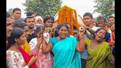 Aggrieved family members of Brijesh Ganjhu carry the latter’s mortal remains, in Chatra, Monday (PTI) Aggrieved family members of Brijesh Ganjhu carry the latter’s mortal remains, in Chatra, Monday (PTI)