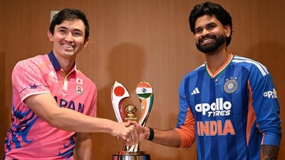 জাপানি ভাষায় ঈশান বললেন ‘কোন্নিচিওয়া’, মুগ্ধ শ্রেয়স বললেন, ‘এখানের মানুষরা..’ (Photo by Rie KIKUCHI / AFP) (AFP) জাপানি ভাষায় ঈশান বললেন ‘কোন্নিচিওয়া’, মুগ্ধ শ্রেয়স বললেন, ‘এখানের মানুষরা..’ (Photo by Rie KIKUCHI / AFP) (AFP)