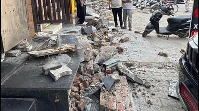 MCG demolish a ramp in front of a building in Shivpuri on Monday. (HT/Sourced) MCG demolish a ramp in front of a building in Shivpuri on Monday. (HT/Sourced)
