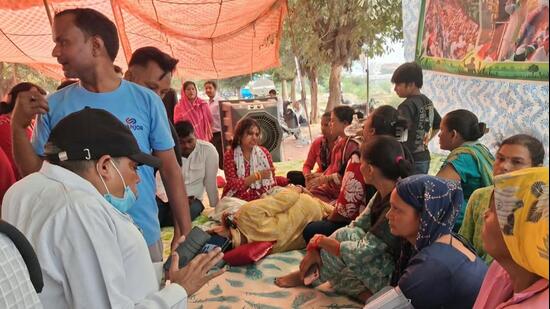 According to protesters, the discom’s enforcement action since August has affected residents of around 42 colonies. (HT Photo)