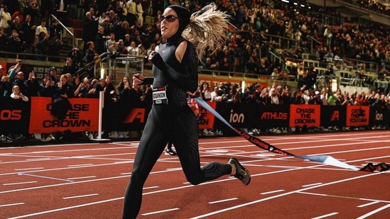 Keely Hodgkinson debuted her custom Nike speed suit at Athlos London, winning the 800m in 1:56.80.