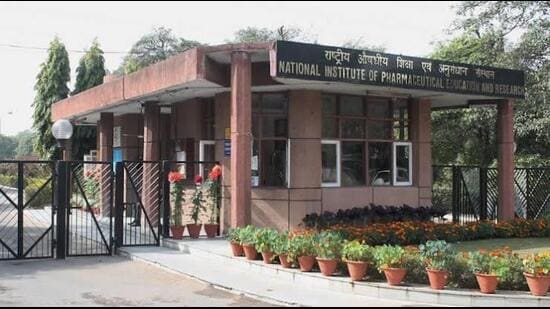 The protesting staff have sought intervention from the director, ministry of chemicals and fertilisers and the concerned Union minister, urging them to resolve the issue and establish a transparent promotion mechanism. (HT File)
