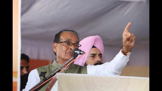 Union agriculture minister Shivraj Singh Chouhan addressing a gathering at Misar Khana in Bathinda on Sunday. (Sanjeev Kumar/HT)