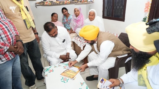Punjab CM Bhagwant Mann launched the AAP's door-to-door election campaign in Dhuri, promoting welfare initiatives that provide families with annual benefits of <span class='webrupee'>₹</span>1.82 lakh.