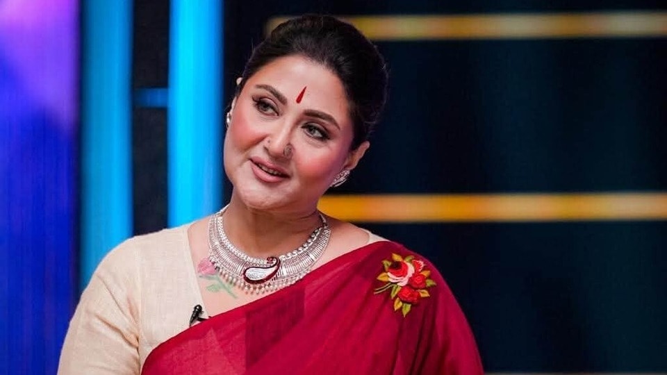সঞ্চালনার অফার পেয়েই প্রথম কাকে ফোন করেন স্বস্তিকা?