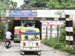The underpass connecting the Pipra Ghat side with the Dilkusha Kothi stretch allows only one four-wheeler to pass at a time. (Deepak Gupta/HT Photo)