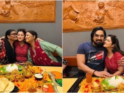 জন্মদিনের দুপুরে শ্বেতার ভুরিভোজ। 