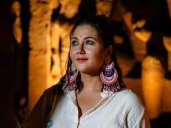 কার থেকে কেন ক্ষমা চাইলেন স্বস্তিকা?