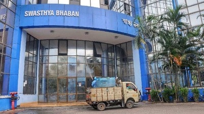 ৬৪ স্বাস্থ্যকেন্দ্রের কোটি কোটি টাকার সরঞ্জাম উধাও! FIR দায়ের নির্দেশ স্বাস্থ্য দফতরের (সৌজন্যে এক্স)