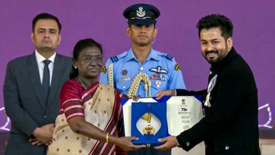 Aditya Dhar wins Best Feature Film National Award for Article 370. (PTI) (@PresidentOfIndia) Aditya Dhar wins Best Feature Film National Award for Article 370. (PTI) (@PresidentOfIndia)