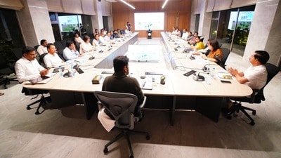 ముఖ్యమంత్రి రేవంత్ రెడ్డి సమీక్ష ముఖ్యమంత్రి రేవంత్ రెడ్డి సమీక్ష