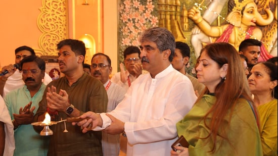 VIPs line up for Pune’s iconic Ganpatis’ darshan