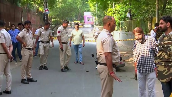 The teenage girl and 17-year-old male friend had visited the Kalkaji Mandir before going to sit at a bench in the Astha Kunj park.