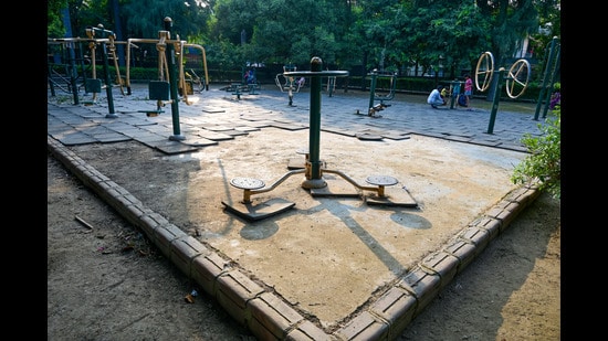 Acknowledging the issue of park and gyms, that are about five-year old, horticulture authorities said they are working on a cost-effective solution to be implemented soon. (Sunil Ghosh/HT Photo)