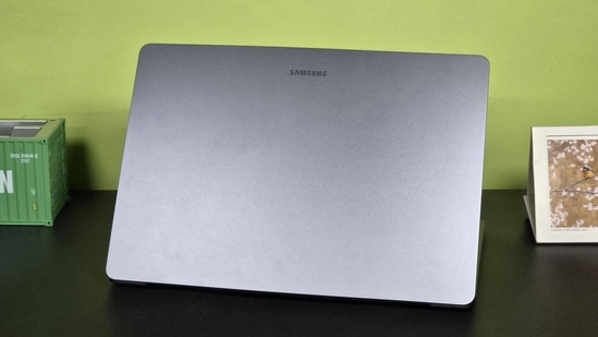 A larger laptop screen can make split screen work, editing and entertainment more comfortable.