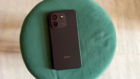The Redmi Note 17 Pro Max is a mix of clean lines, with a focus on ergonomics