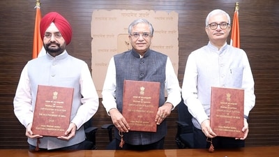 Chief Election Commissioner Gyanesh Kumar with Election Commissioners SS Sandhu and Vivek Joshi. (https://www.eci.gov.in/) Chief Election Commissioner Gyanesh Kumar with Election Commissioners SS Sandhu and Vivek Joshi. (https://www.eci.gov.in/)