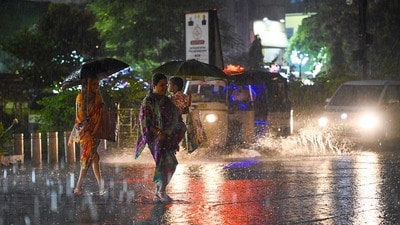 ভারতীয় আবহাওয়া দফতরের ২৩ সেপ্টেম্বরের পূর্বাভাস অনুযায়ী, গাঙ্গেয় পশ্চিমবঙ্গে ২৩ সেপ্টেম্বর ভারী বৃষ্টি হতে পারে। (ANI Photo)