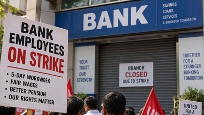 টানা ৫ দিন বন্ধ ব্যাঙ্ক! ধর্মঘটের আবহে গ্রাহকদের জন্য সতর্কবার্তা (AI generated image for representational purposes only) টানা ৫ দিন বন্ধ ব্যাঙ্ক! ধর্মঘটের আবহে গ্রাহকদের জন্য সতর্কবার্তা (AI generated image for representational purposes only)