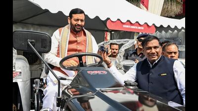 The CM said that small farmers cannot afford to purchase every expensive machine individually. (HT Photo)