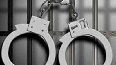 The accused have been booked under Sections 125 and 351(2) of the BNS and Sections 25, 54 and 59 of the Arms Act. (HT)