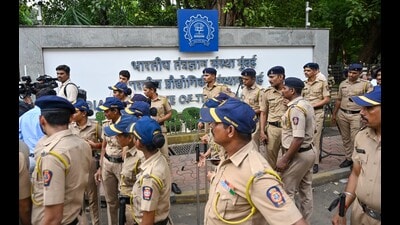 The committee is headed by Prof Ramesh Venkateswaran, chairman of the Board of Governors at IIT-Palakkad. It includes faculty members, students, an administrator, a former vigilance officer and a psychiatrist. (HT Photo) The committee is headed by Prof Ramesh Venkateswaran, chairman of the Board of Governors at IIT-Palakkad. It includes faculty members, students, an administrator, a former vigilance officer and a psychiatrist. (HT Photo)