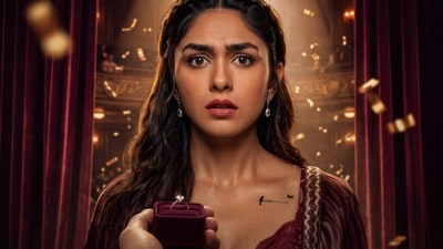 OTT Thriller: ఓటీటీలోకి మృణాల్ ఠాకూర్ థ్రిల్లర్ మూవీ.. నాలుగేళ్ల తర్వాత.. ప్రేమ పిచ్చిగా మారితే ఎంత ప్రమాదమో.. OTT Thriller: ఓటీటీలోకి మృణాల్ ఠాకూర్ థ్రిల్లర్ మూవీ.. నాలుగేళ్ల తర్వాత.. ప్రేమ పిచ్చిగా మారితే ఎంత ప్రమాదమో..