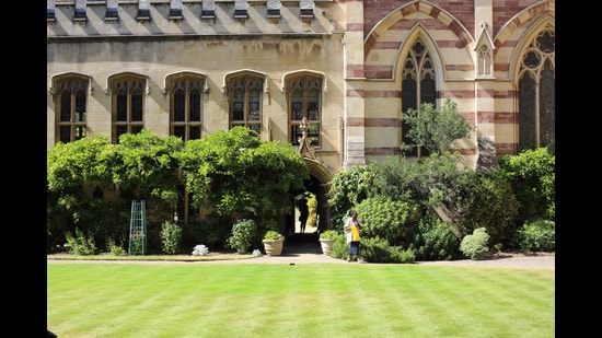 A view of a college in Oxford (which may or may not be the university town in The Vivisectors) as yet unburdened by its shrubbery. (Shutterstock)